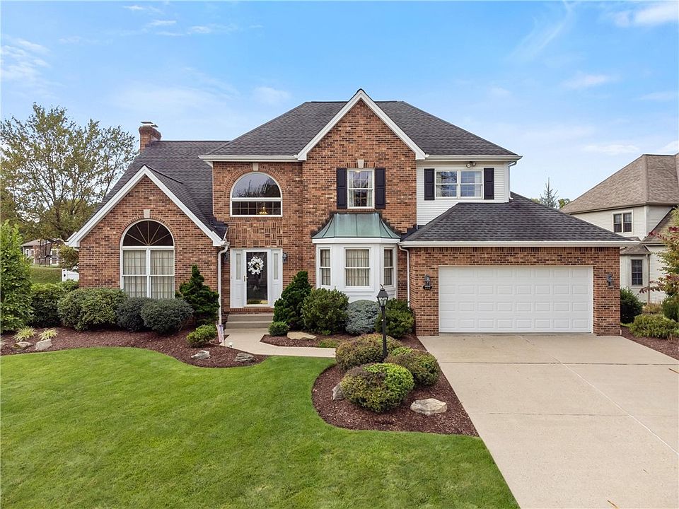 1st image of 233 Meadowbrook Dr
