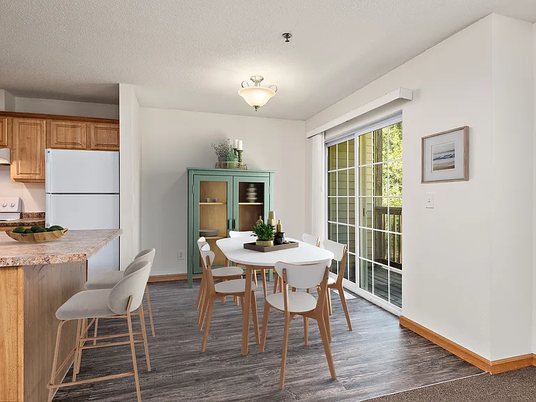 Maple Ridge Townhomes — Photo 20