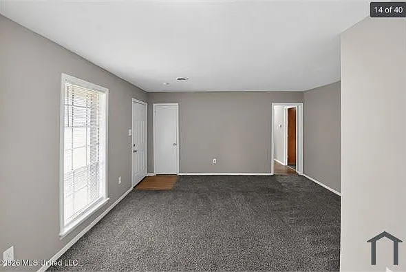 1027 Autumn St — Photo 8