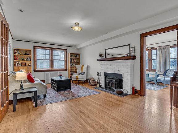 5th image of 1033 Woodbridge Blvd