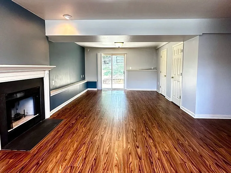 8 Scarborough Ct — Photo 21