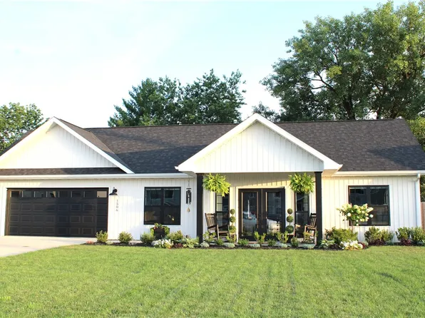 1506 W North 4th St, Shelbyville, IL 62565