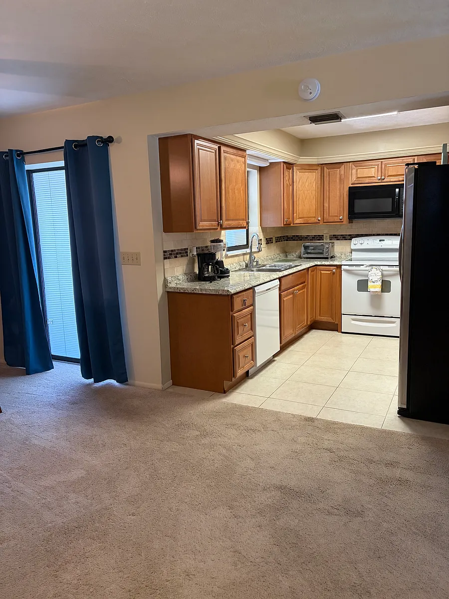 Building Photo - 2607 Fiesta Dr #A