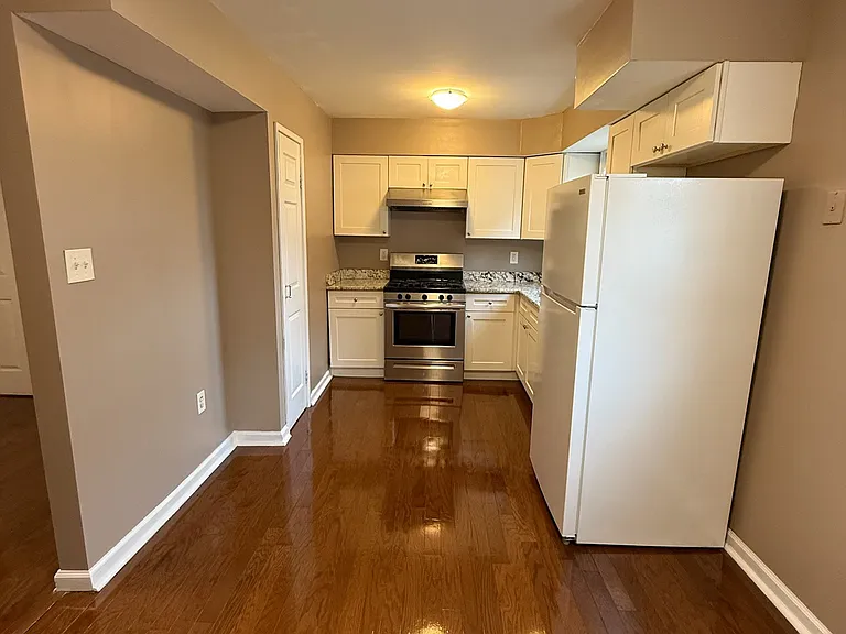 9889 Garvey Dr — Photo 12