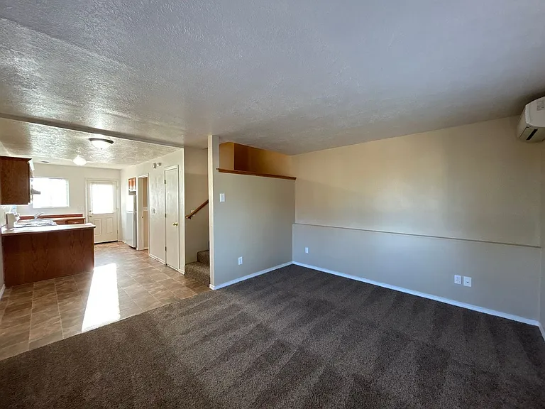 123 W Antler Ave — Photo 4