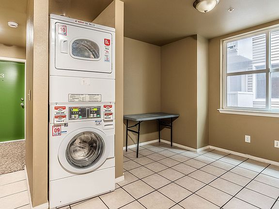 3rd image of 413 11th St #E-1