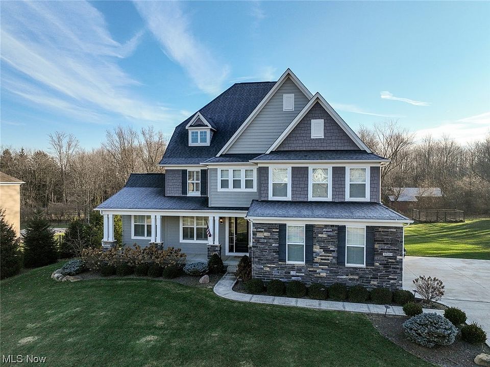 1st image of 10203 Woodlands Dr