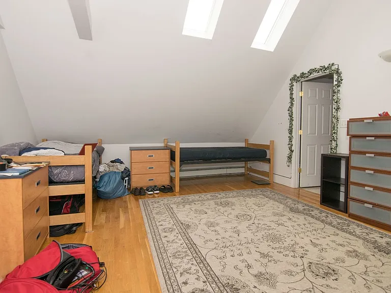 29 Brackett St — Photo 3