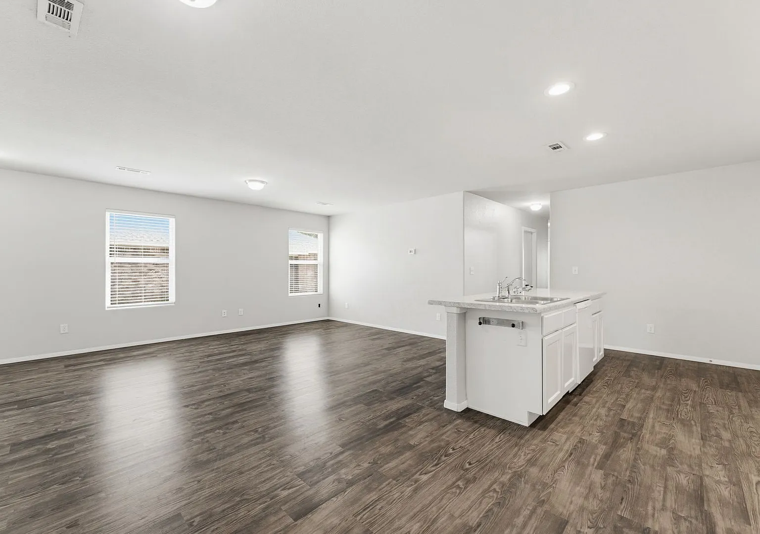 Great location-don't miss this one! — Photo 4