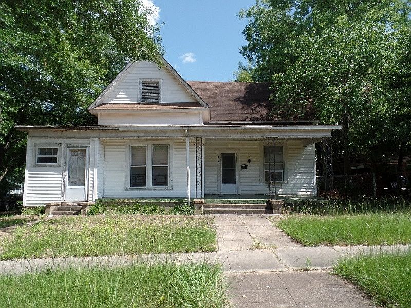 1st image of 509 Nacogdoches St