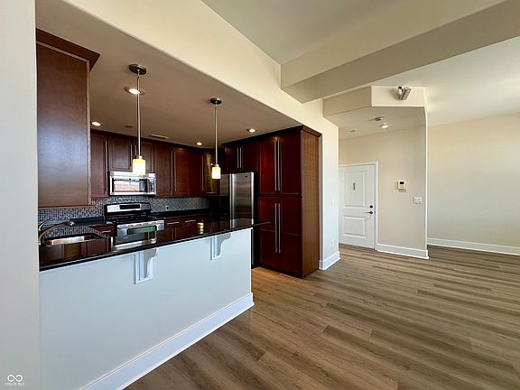 5th image of 2105 N Meridian St Unit 202