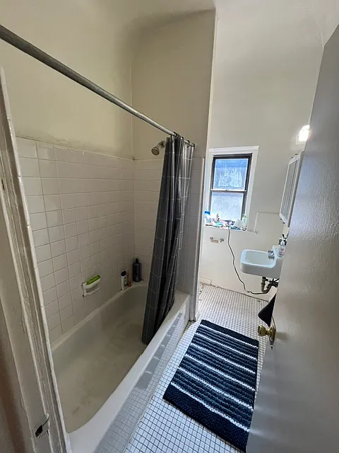 3309 Powelton Avenue - 3R — Photo 4