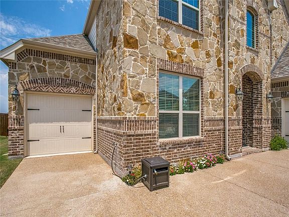 3rd image of 9956 Corinth Ln