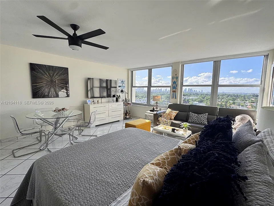 2899 Collins Ave #1242