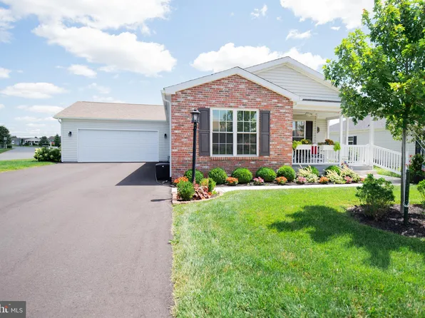 47 Cormorant Dr, Bechtelsville, PA 19505