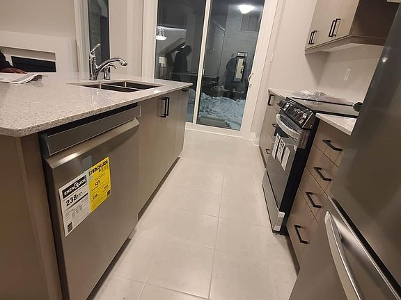 4th image of 293 Marigold Ct
