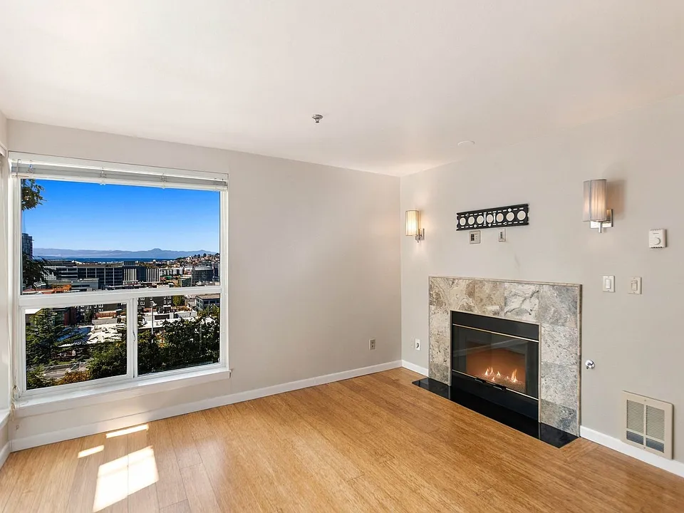 530 Melrose Ave E #301