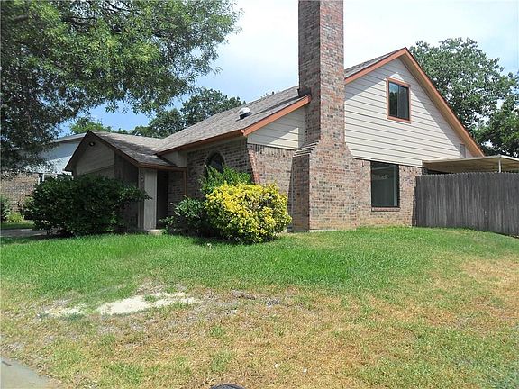 2nd image of 1212 Shady Ln