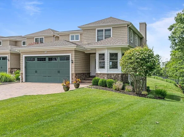 25 Theresa Lane #25, Port Jefferson, NY 11777