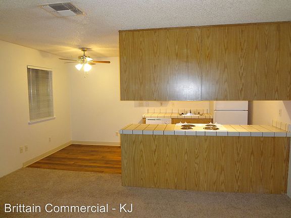 2nd image of 1225 Bell St