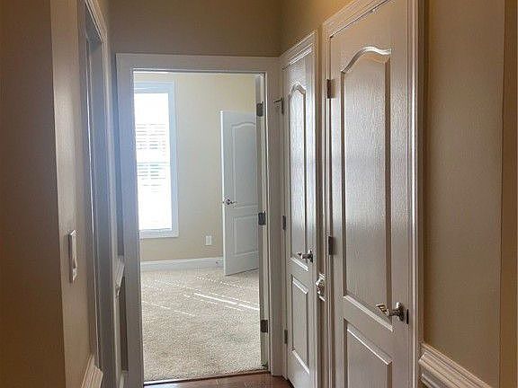 3rd image of 212 Fountainhead Ln