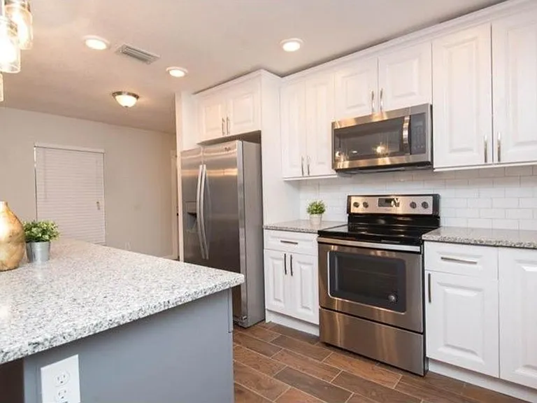 4416 W Prescott St — Photo 2