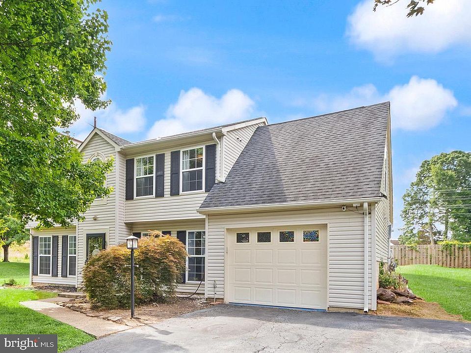 1st image of 5793 Rockcliff Ln