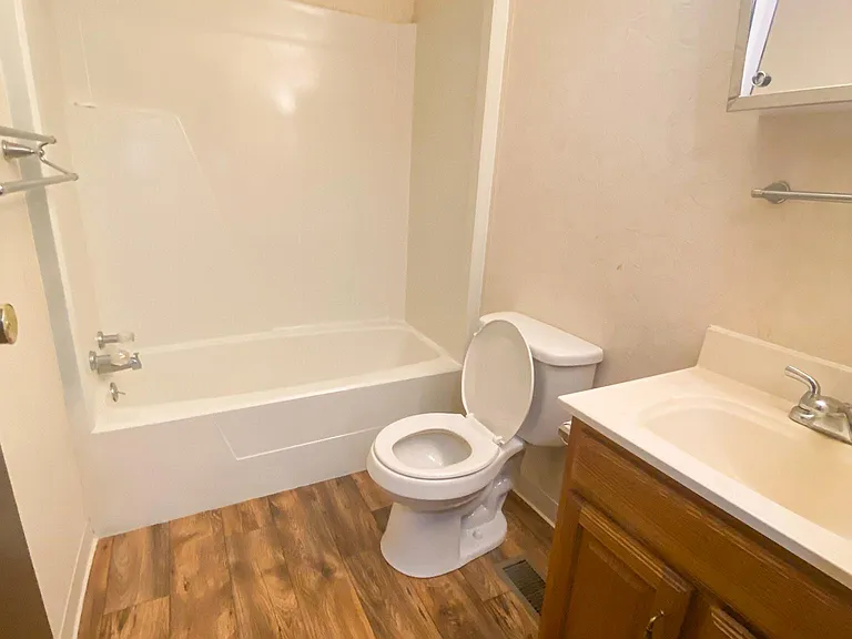 723 E Market St #B — Photo 6