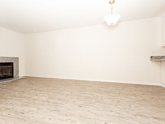 3rd image of 4908 Talmadge Park Row #4908