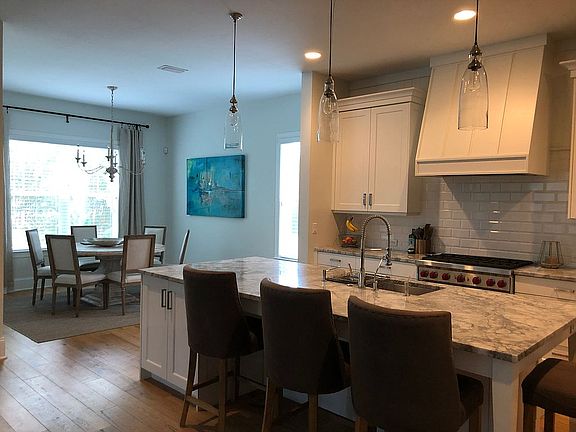 4th image of 471 Severn Ave