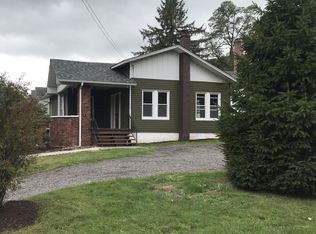 172 Carbondale Rd, Waymart, PA 18472