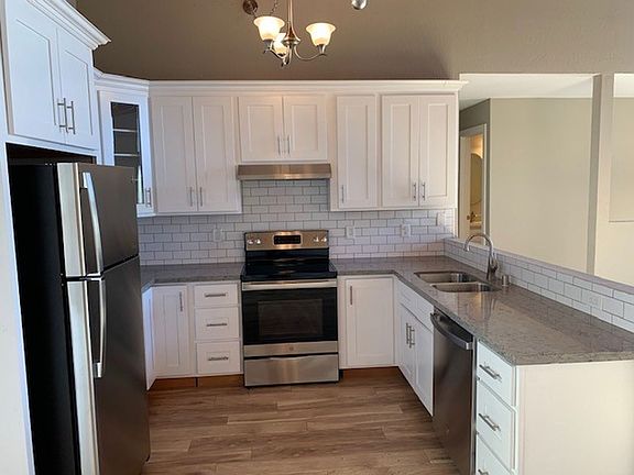 3rd image of 109 La Pluma Ct