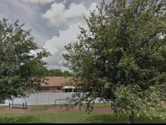2nd image of 509 E Rosewood Ln #509