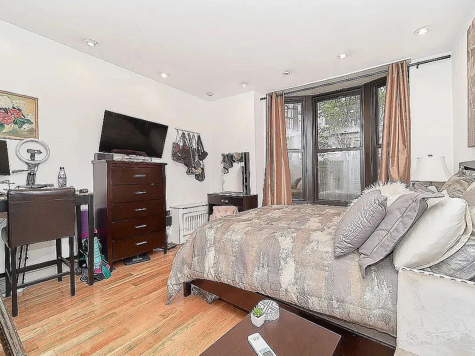 1st image of 152 E 22nd St APT 1A