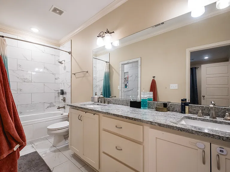 219 Dennison St — Photo 15