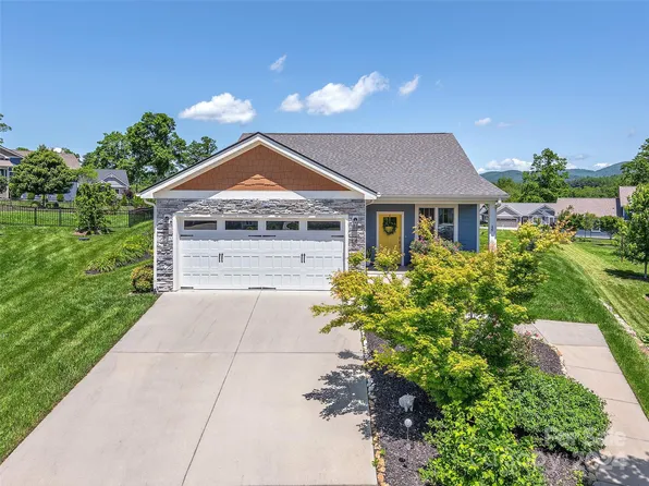 48 Chisel Ln, Hendersonville, NC 28792