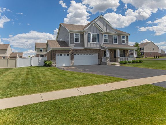 3rd image of 1786 Glenbrooke Ln