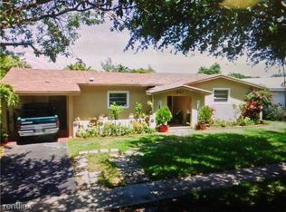 851 NE 182nd St, North Miami Beach, FL 33162