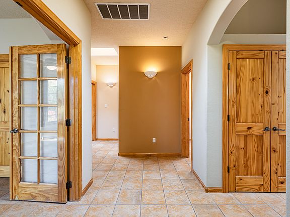 4th image of 3740 Ridge Pointe Loop NE