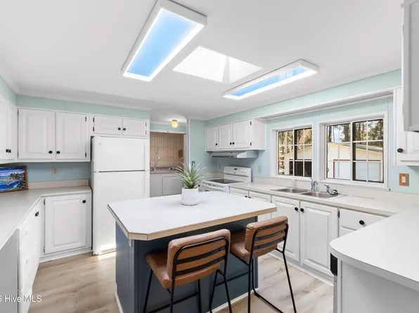 472 Maplewood Drive NW, Calabash, NC 28467