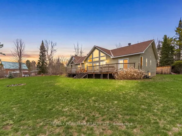 249B Crooked Rapids Rd, North Algona Wilberforce, ON K0J 1T0