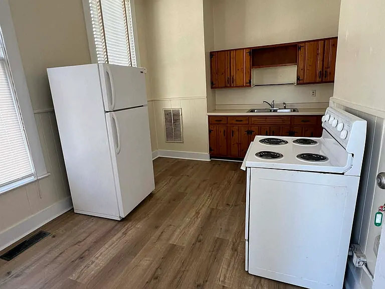 233 College St #1 — Photo 7
