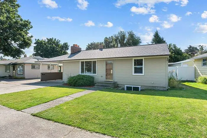 6008 N Cochran St — Photo 1