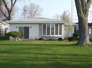 31459 Maple Island Rd, Dowagiac, MI 49047