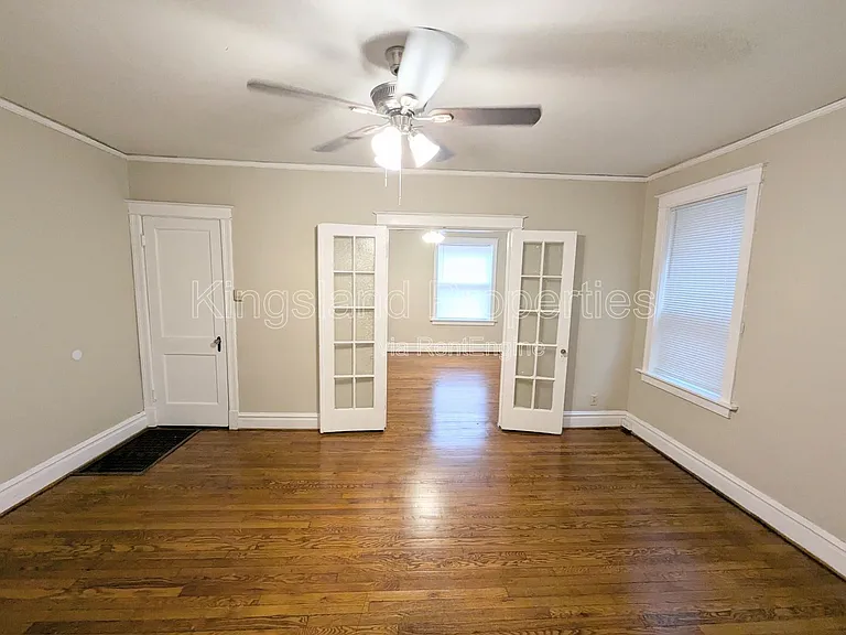 5109-5111 S Broadway St — Photo 13
