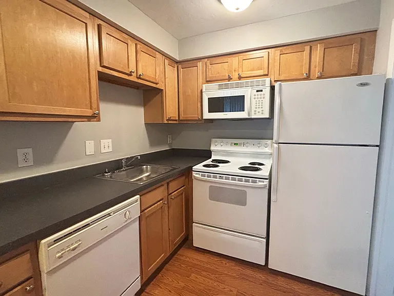545 Lowell Ave — Photo 1