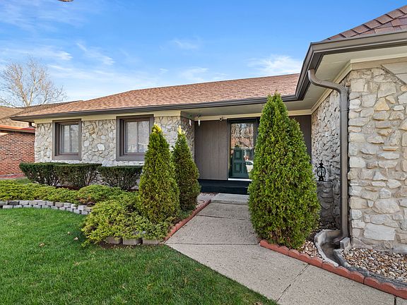 3rd image of 5601 Riva Ridge Dr