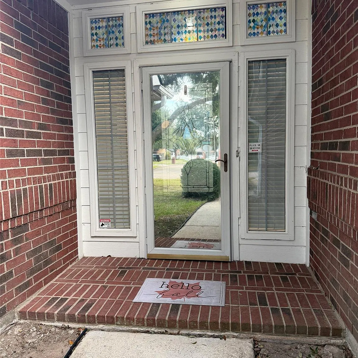 3 bed, 2.0 bath, 1447 sqft, $2,400 — Photo 2