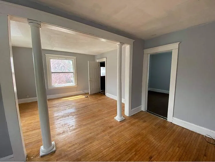 2142 Highland Ave apt 2 — Photo 3