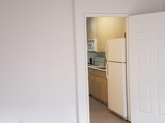 5th image of 1525 2nd Ave APT 107